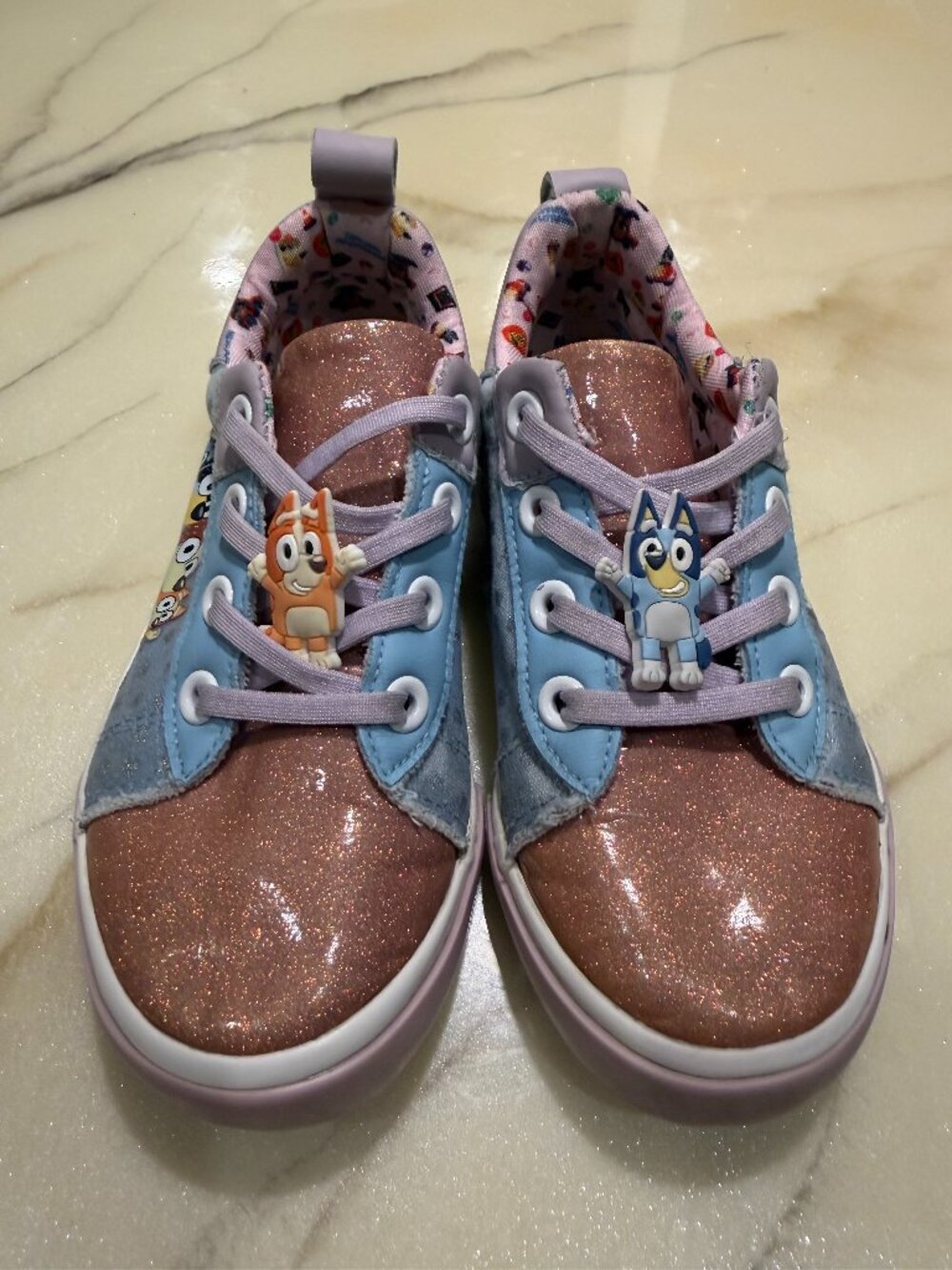 Bluey Toddler Sneakers – Size 12 – Par 1